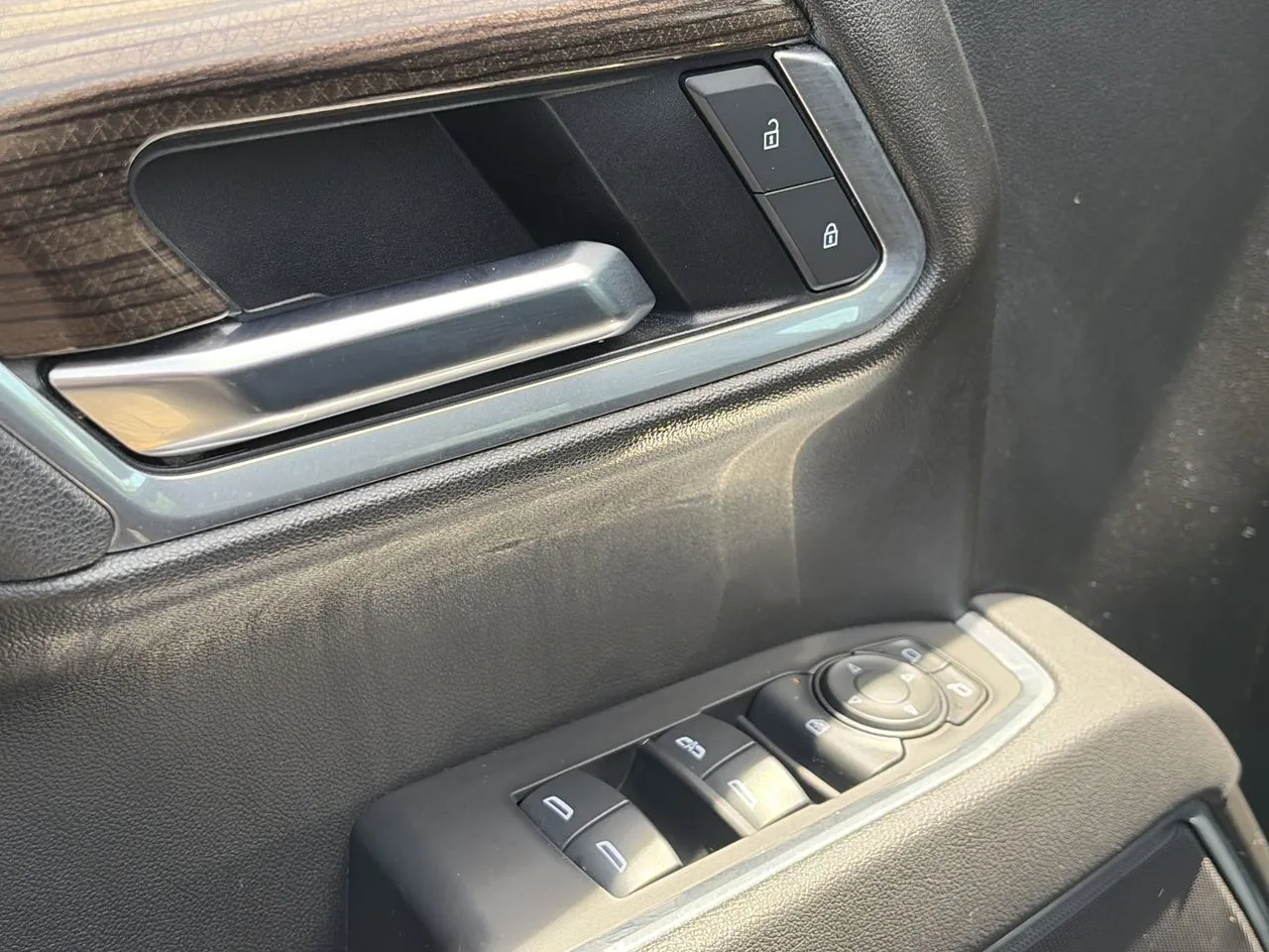 2025 Chevrolet Silverado 1500 LT - Photo 22