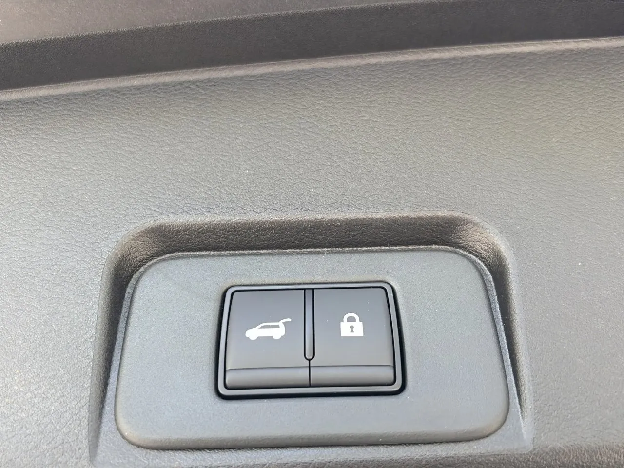 2026 Nissan Rogue SV - Photo 8