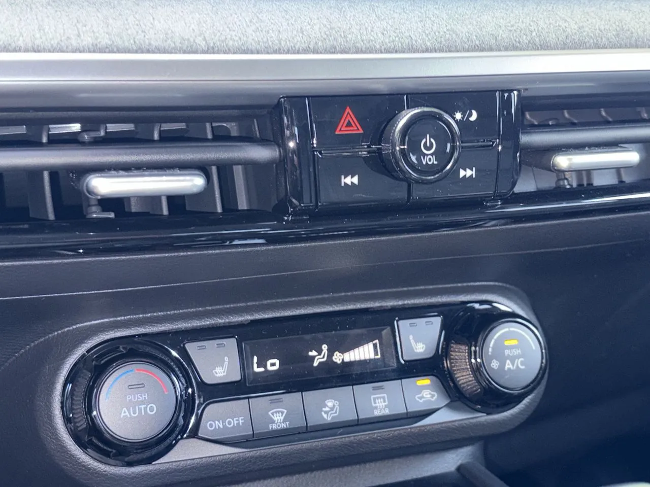 2026 Nissan KICKS SV AWD - Photo 6