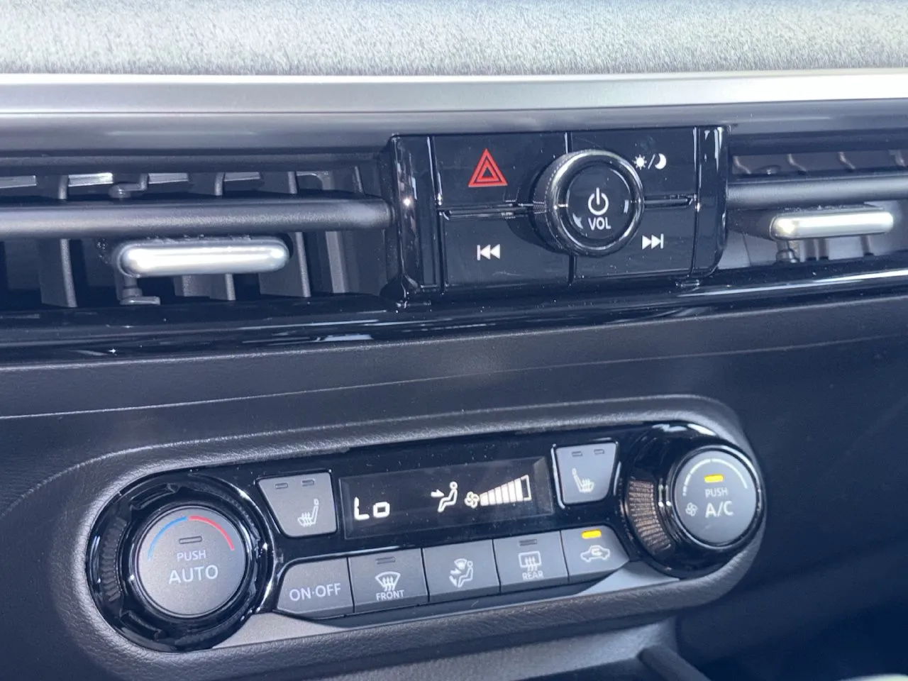 2026 Nissan KICKS SV AWD - Photo 6