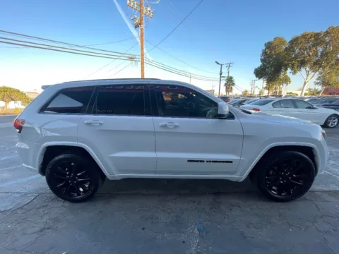 More photos of 2018 Jeep Grand Cherokee Altitude at Crown Auto Gallery, CA