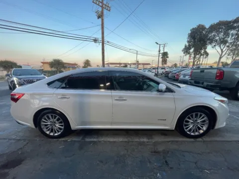 More photos of 2018 Toyota Avalon Hybrid Limited at Crown Auto Gallery, CA