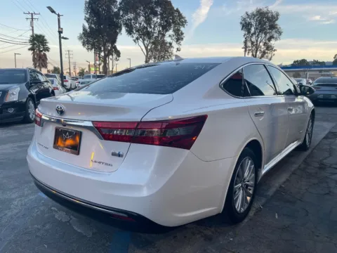 More photos of 2018 Toyota Avalon Hybrid Limited at Crown Auto Gallery, CA