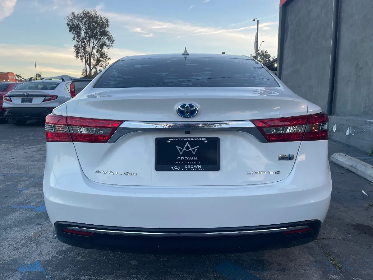 2018 Toyota Avalon Limited - Photo 8