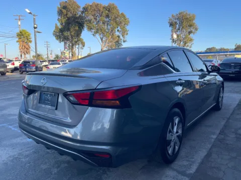More photos of 2022 Nissan Altima 2.5 S at Crown Auto Gallery, CA