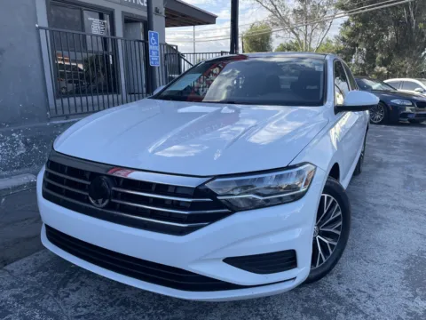 White 2019 Volkswagen Jetta SE for sale in Corona, CA