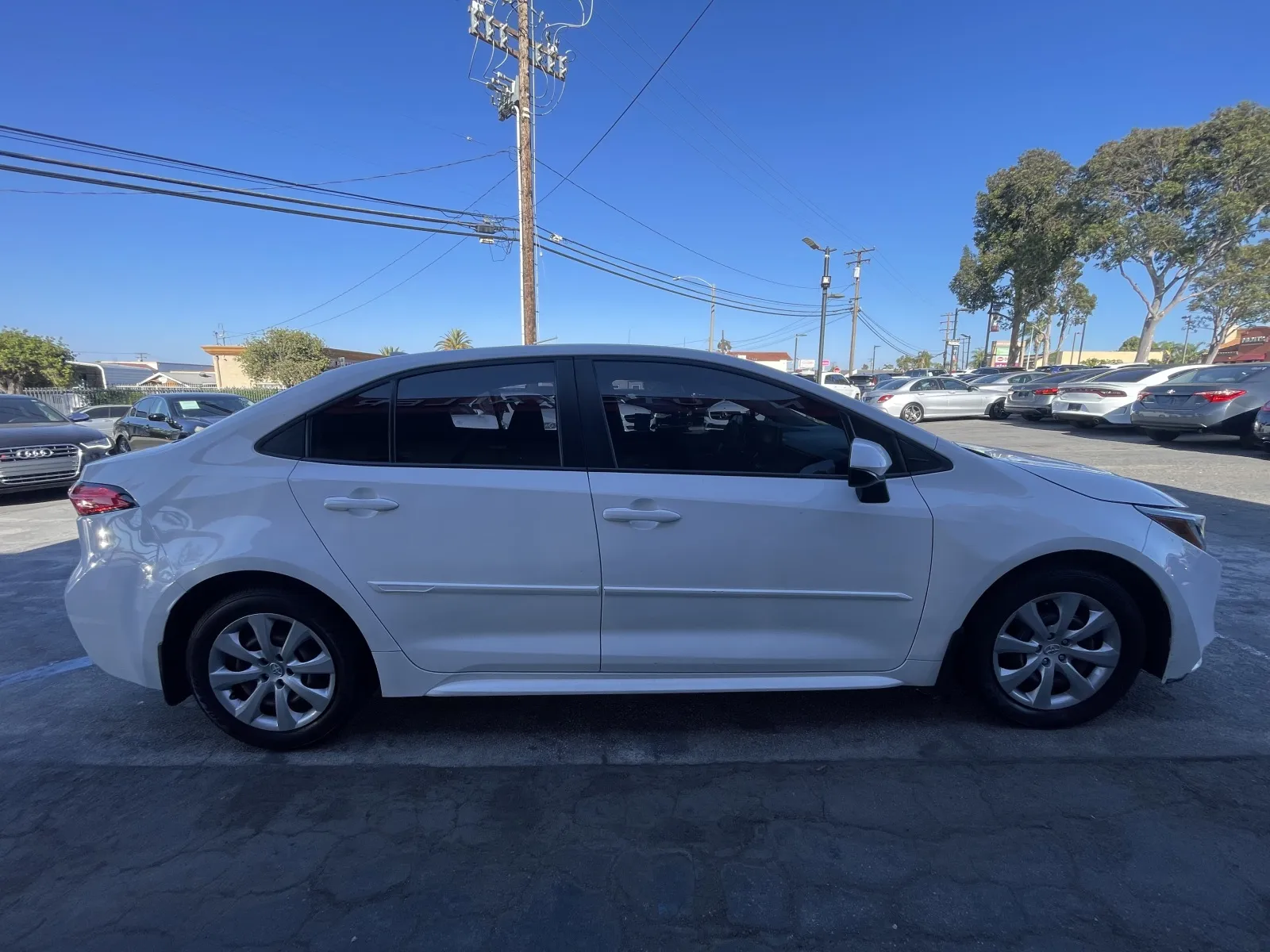 More photos of 2020 Toyota Corolla LE at Crown Auto Gallery, CA