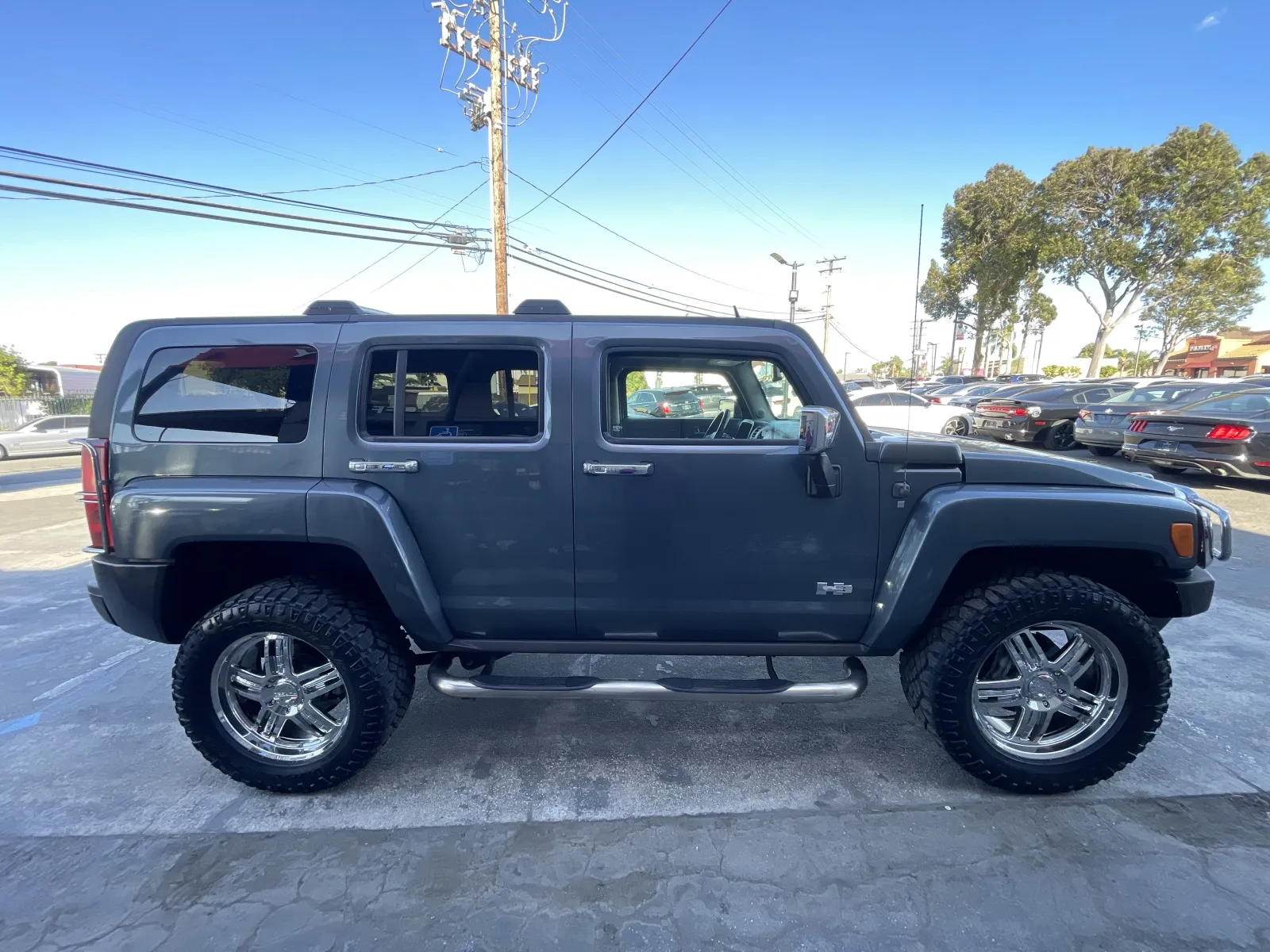 More photos of 2007 HUMMER H3 Luxury at Crown Auto Gallery, CA