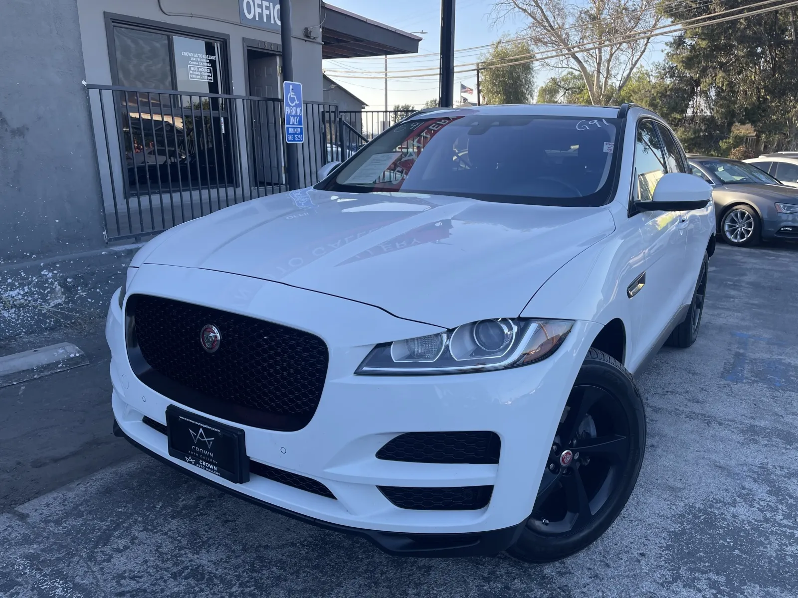 2019 Jaguar F-PACE 25t Premium AWD's photo