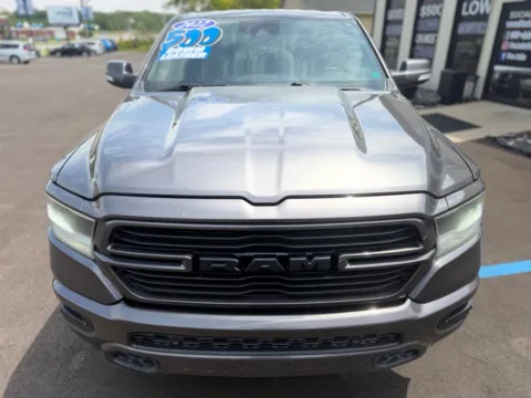 More photos of 2022 RAM 1500 SPORT at Pro Auto Finance, IN