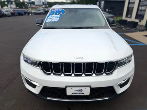 More photos of 2023 JEEP GRAND CHEROKEE 30TH ANNIVERSARY 4XE at Pro Auto Finance, IN