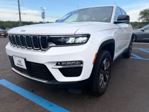 More photos of 2023 JEEP GRAND CHEROKEE 30TH ANNIVERSARY 4XE at Pro Auto Finance, IN