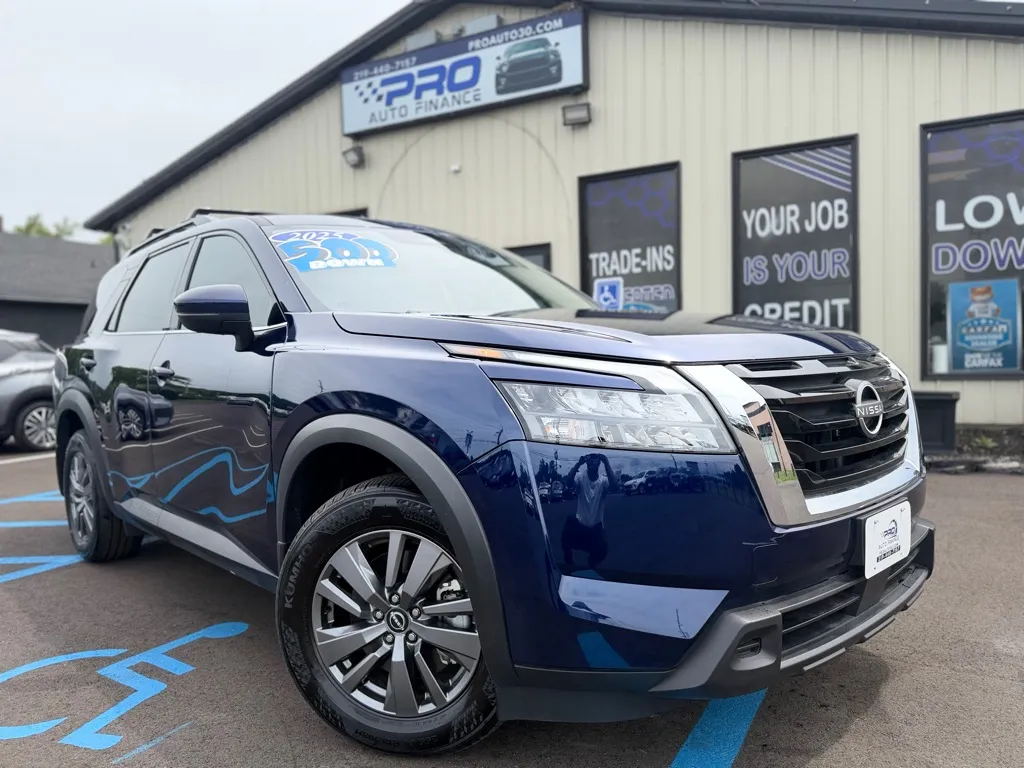 Blue 2025 NISSAN PATHFINDER SV for sale in Crown Point, IN