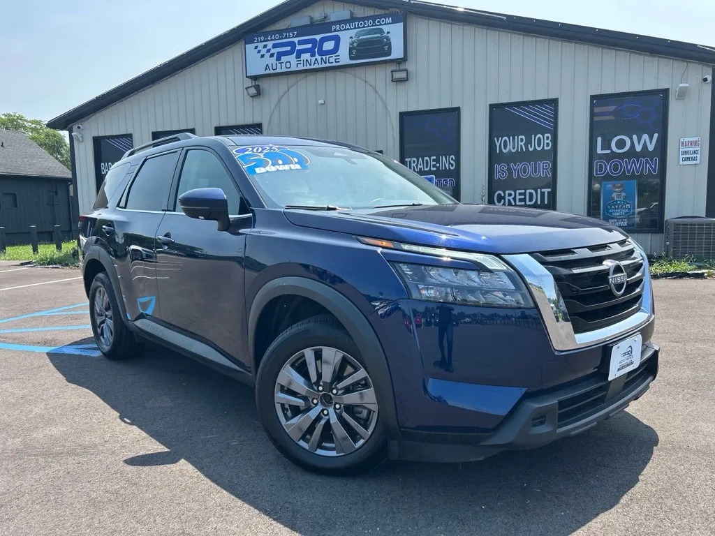 Blue 2025 NISSAN PATHFINDER SV for sale in Crown Point, IN