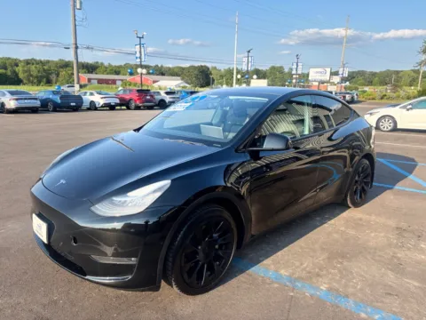 More photos of 2021 TESLA MODEL Y LONG RANGE at Pro Auto Finance, IN