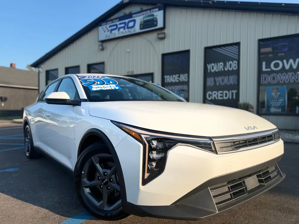 White 2025 KIA K4 LXS for sale in Crown Point, IN