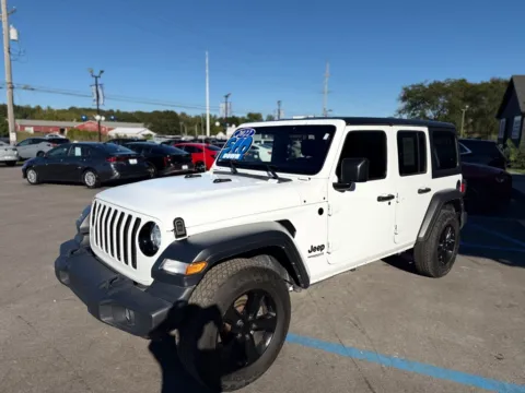 More photos of 2022 JEEP WRANGLER UNLIMI SPORT ALTITUDE at Pro Auto Finance, IN