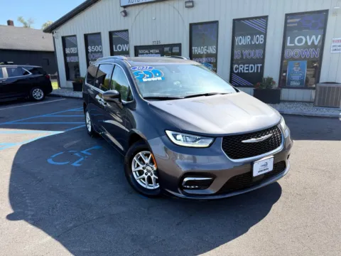 Photos of 2021 CHRYSLER PACIFICA TOURING L for sale in Crown Point, IN at Pro Auto Finance