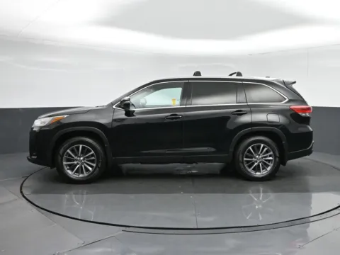 More photos of 2019 Toyota Highlander XLE at Sullivan Auto Trading Norfolk, VA