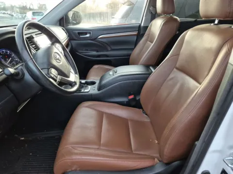 More photos of 2017 Toyota Highlander Hybrid Limited at Sullivan Auto Trading Norfolk, VA