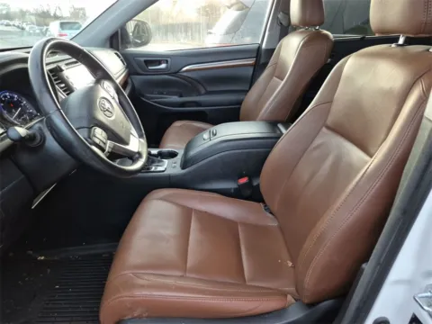 More photos of 2017 Toyota Highlander Hybrid Limited at Sullivan Auto Trading Norfolk, VA