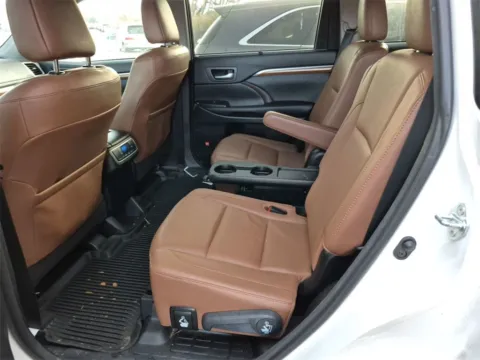 More photos of 2017 Toyota Highlander Hybrid Limited at Sullivan Auto Trading Norfolk, VA