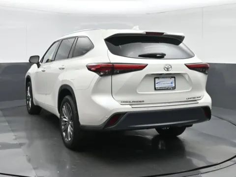 More photos of 2021 Toyota Highlander Limited at Sullivan Auto Trading Norfolk, VA