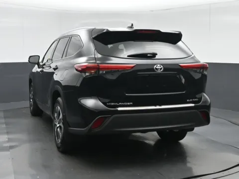 More photos of 2020 Toyota Highlander XLE at Sullivan Auto Trading Norfolk, VA