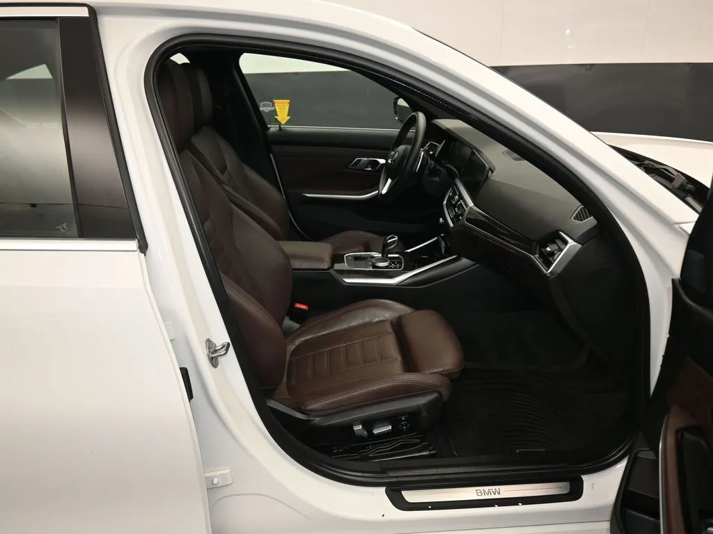 2019 BMW 3 Series 330i - Photo 41