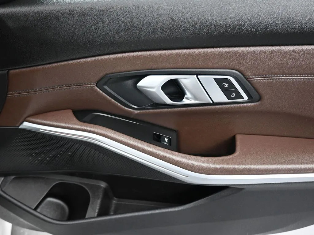 2019 BMW 3 Series 330i - Photo 40