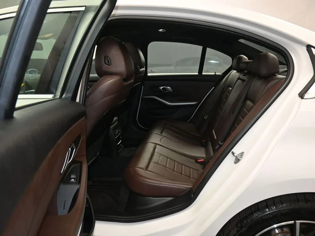 2019 BMW 3 Series 330i - Photo 32