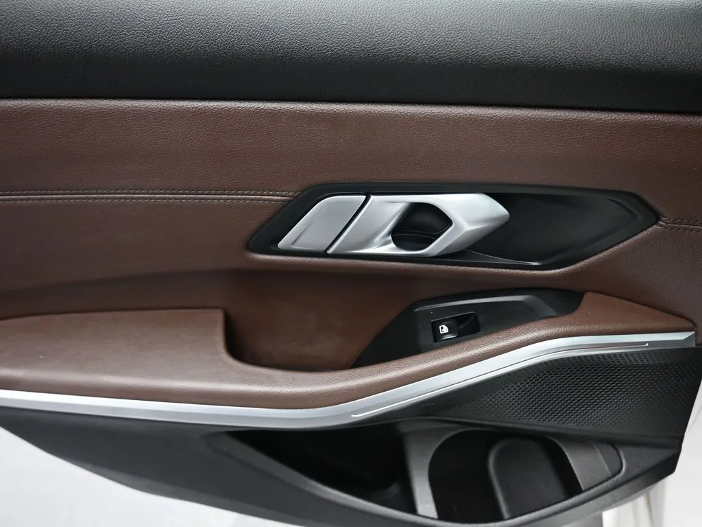 2019 BMW 3 Series 330i - Photo 31