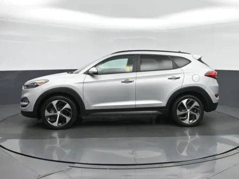 More photos of 2016 Hyundai Tucson Limited at Sullivan Auto Trading Norfolk, VA