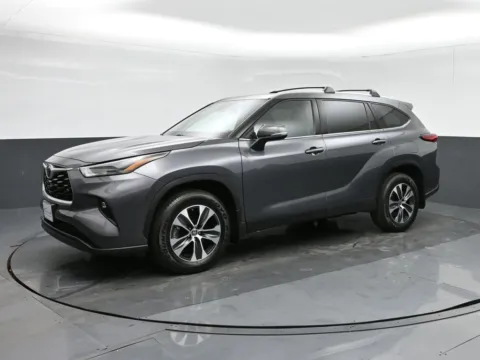 Another view of 2022 Toyota Highlander XLE for sale in Norfolk, VA at Sullivan Auto Trading Norfolk