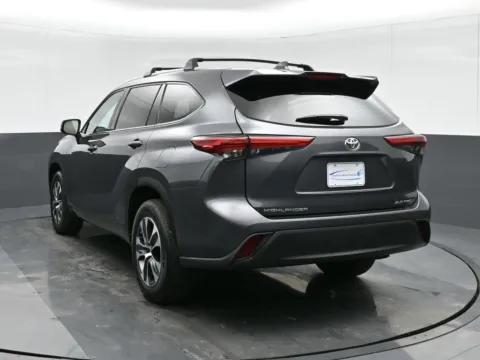More photos of 2022 Toyota Highlander XLE at Sullivan Auto Trading Norfolk, VA