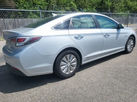 Another view of 2016 Hyundai Sonata Hybrid SE for sale in Norfolk, VA at Sullivan Auto Trading Norfolk