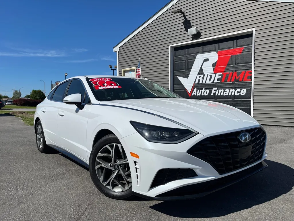White 2023 HYUNDAI SONATA SEL for sale in Crown Point, IN