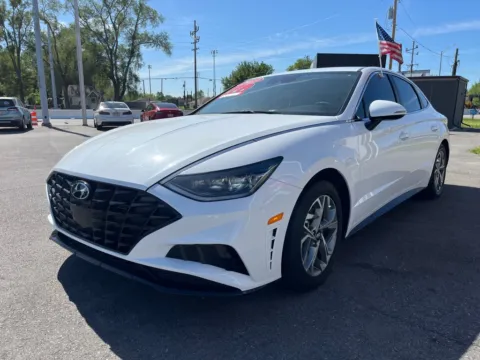 More photos of 2023 HYUNDAI SONATA SEL at Ride Time Auto Finance Crown Point, IN