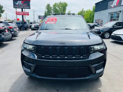More photos of 2023 JEEP GRAND CHEROKEE ALTITUDE at Ride Time Auto Finance Broadway, IN