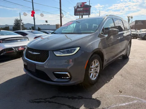 More photos of 2022 CHRYSLER PACIFICA TOURING L at Ride Time Auto Finance Broadway, IN