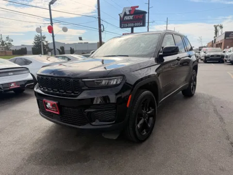 More photos of 2023 JEEP GRAND CHEROKEE LAREDO at Ride Time Auto Finance Broadway, IN