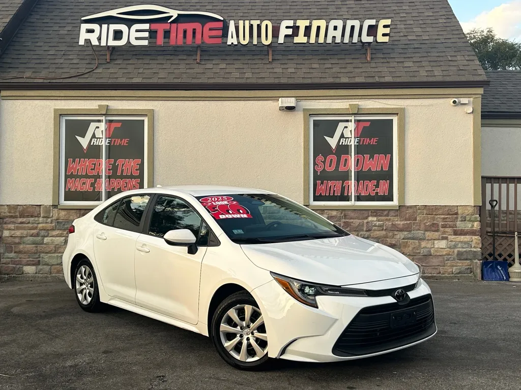 White 2025 TOYOTA COROLLA LE for sale in Merrillville, IN