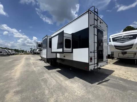 Photos of 2026 EAST TO WEST AHARA for sale in Gulfport, MS at County Line Campers