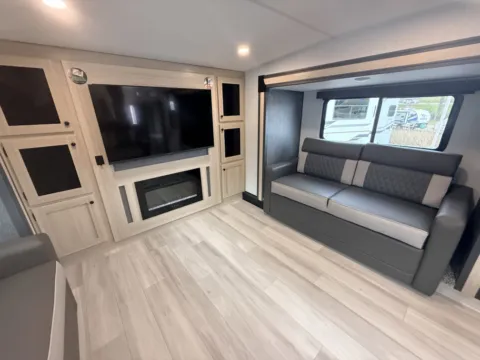 Photos of 2026 Forest River CARDINAL 35FL for sale in Gulfport, MS at County Line Campers