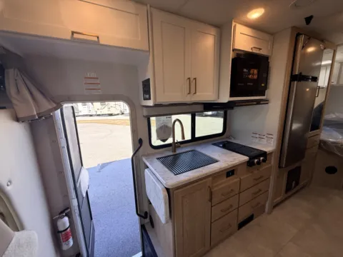 More photos of 2026 THOR CHATEAU 25Z at County Line Campers, MS