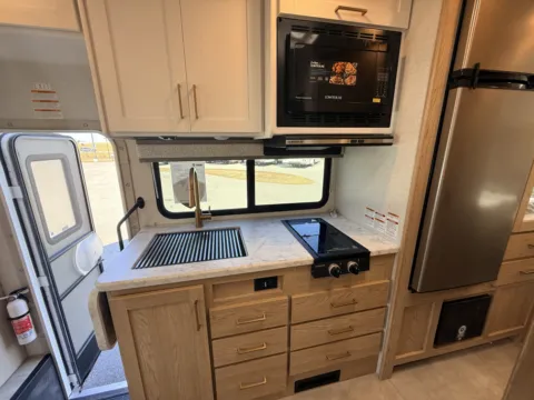Photos of 2026 THOR CHATEAU 25Z for sale in Gulfport, MS at County Line Campers