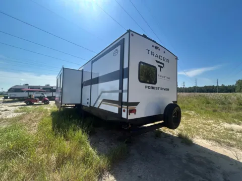 More photos of 2026 PRIME TIME TRACER 295DB at County Line Campers, MS