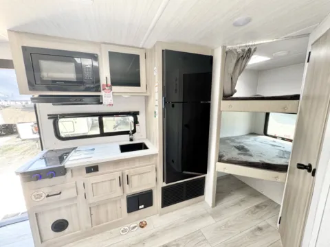 Photos of 2026 East To West DELLA TERRA 191BH for sale in Gulfport, MS at County Line Campers