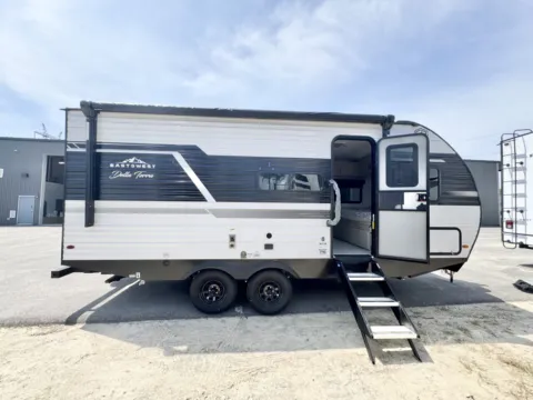 Photos of 2026 EAST TO WEST DELLA TERRA for sale in Gulfport, MS at County Line Campers