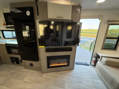 More photos of 2026 EAST TO WEST ALTA 2850KRL at County Line Campers, MS